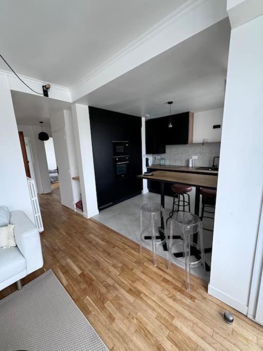 Charmant Appartement T3 Avec Balcon, Centre-Ville โลริอ็อง ภายนอก รูปภาพ